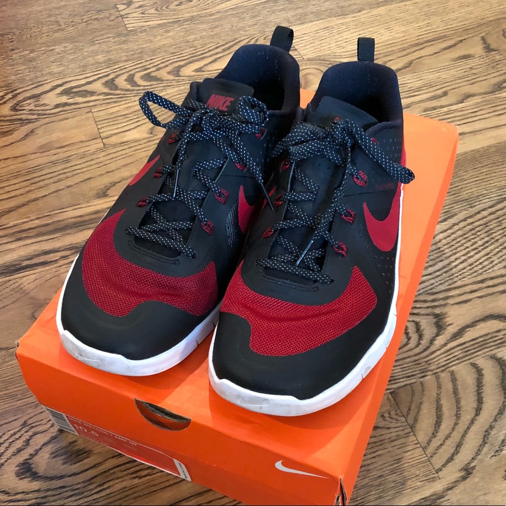 Nike Metcon 1 AMP Cross Trainers